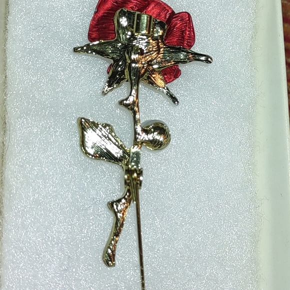 Red Rose Brooch - Picture 2 of 2